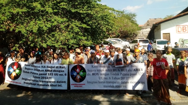 Pejuang Peduli Bali tolak Mr. Ahui Dideportasi. (Foto: Cisilia Agustina Siahaan/kumparan)