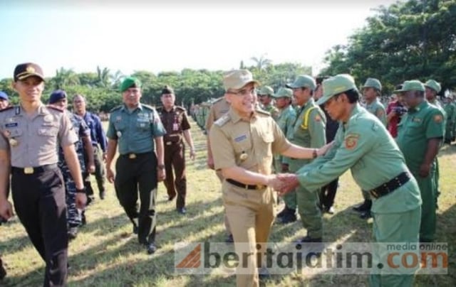 Jelang Pilgub, Bupati Anas Bakar Kesiapan Satuan Linmas