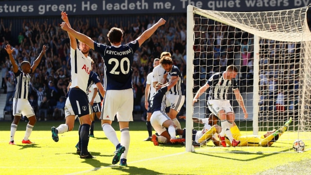 Gol Livermore ke gawang Spurs. (Foto: Reuters/Jason Cairnduff)