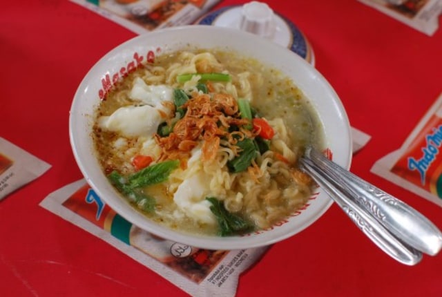 Alasan, Mengapa Mie Rebus di Warkop Lebih Enak!