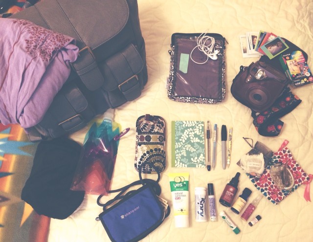 Ilustrasi perlengkapan travel (Foto: Flickr/Gerri Smally)