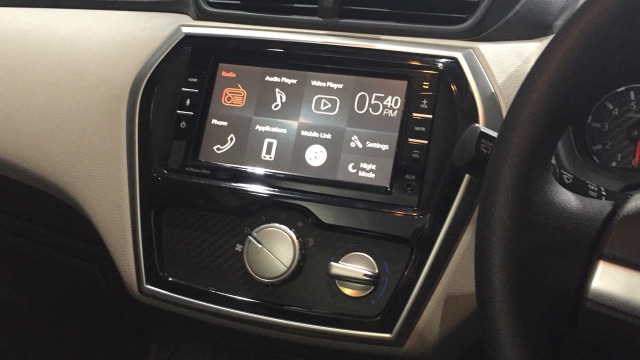 Head unit baru new Datsun Go (Foto: Aditya Pratama Niagara/kumparanOTO)