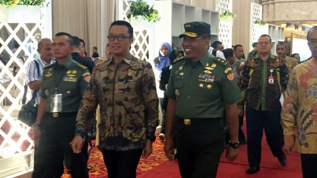 Imam Nahrawi Dan Aster KASAS Supartodi. (Foto: Soejono Eben Ezer Saragih/kumparan)