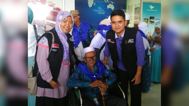 Nyak Sandang berangkat umrah (ACT Aceh) (Foto: Zuhri Noviandi/kumparan)