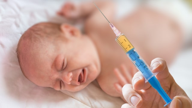 Bayi disuntik. (Foto: Thinkstock)