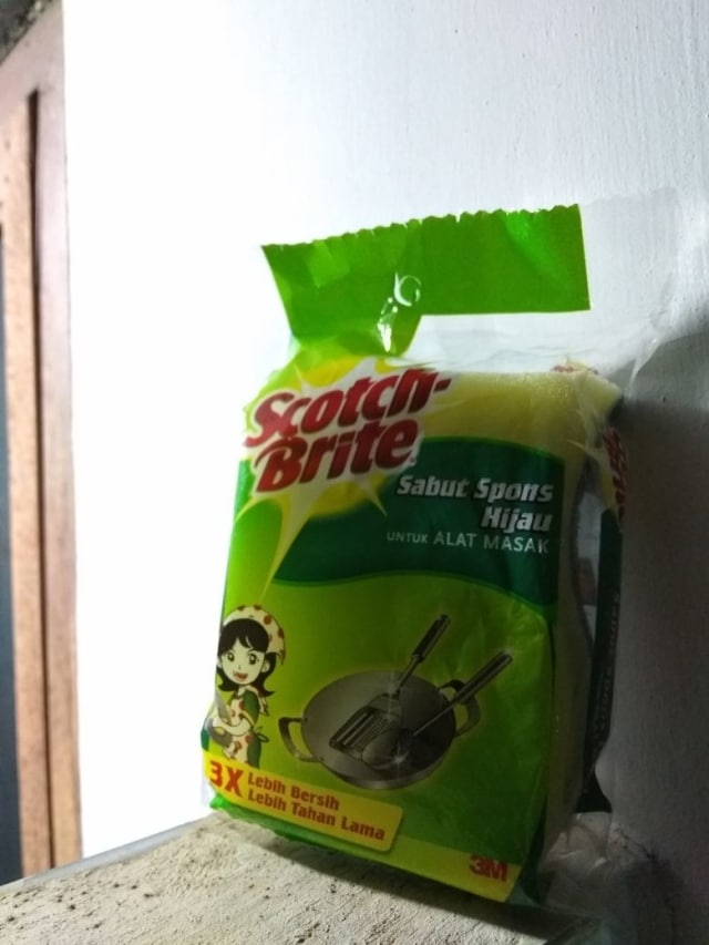 Kasih Ibu Pada Semua Lewat Spons Cuci Piring