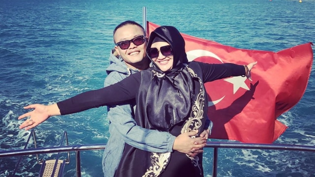 Sule dan istri. (Foto: Instagram @ferdinan_sule)