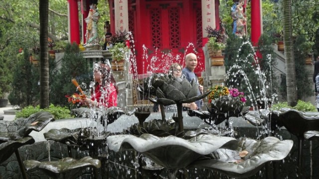 Nenek Ku Bandar Judi Yang Ber Iman (10)