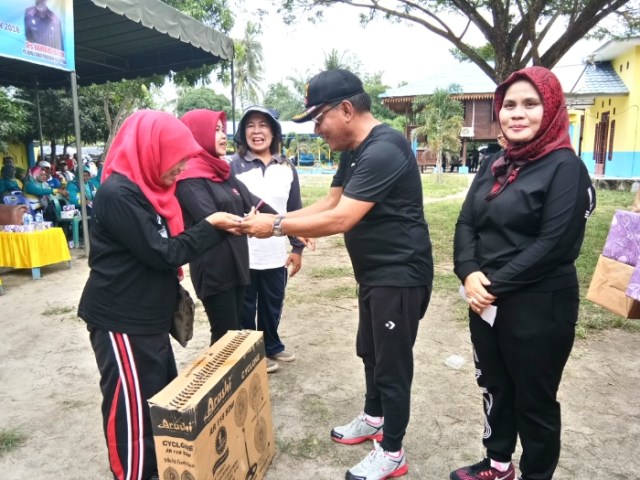 Disdik Batubara Gelar Jalan Santai (1)