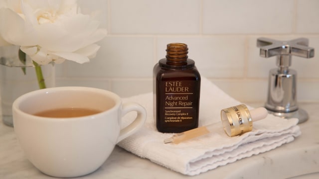 Serum Estee Lauder Advance Night Repair. (Foto: Dok. Estee Lauder)
