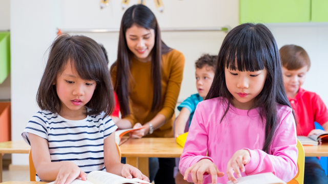 Ilustrasi murid dan guru Foto: Thinkstock