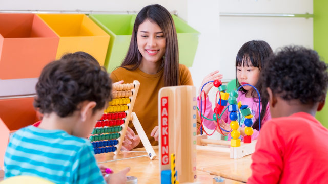 Ilustrasi murid dan guru (Foto: Thinkstock)