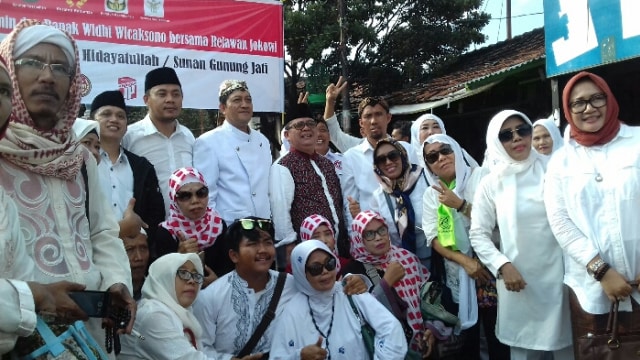 Pospera Kabupaten Cirebon Kawal Ratusan Relawan Jokowi Ziarah ke Makam Sunan Gunung Jati