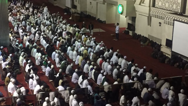 Ilustrasi sholat Rebo Wekasan. Foto: Mirsan/kumparan