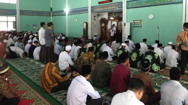 Suasana Masjid Kantor PB Al Khairiyah. (Foto: Yudhistira Amran Saleh/kumparan)