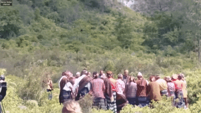 Tradisi Pati Ka Du’a Bapu Ata Mata (Foto: Youtube)