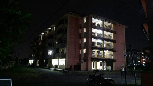 Suasana Rusunawa Wonocolo usai ledakan bom. (Foto: Jamal Ramadhan/kumparan)