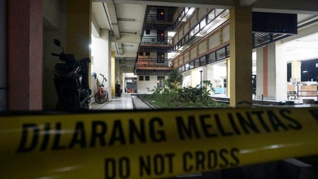 Rusunawa Wonocolo blok B dalam status sterilisasi. (Foto: Jamal Ramadhan/kumparan)