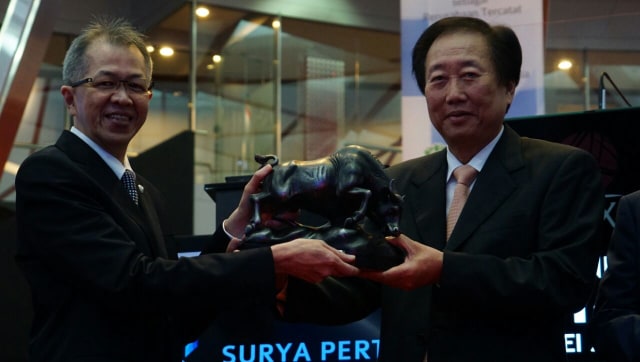 Pencatatan saham perdana PT Surya Pertiwi Tbk (Foto: Iqbal Firdaus/kumparan)