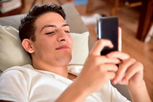 com-Cari Tahu Kabar Gebetan atau Mantan (Foto: Thinkstock)