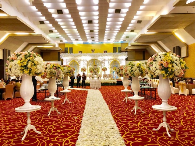 PAMERAN PERNIKAHAN BERNUANSA EMAS DI BANDUNG (1)