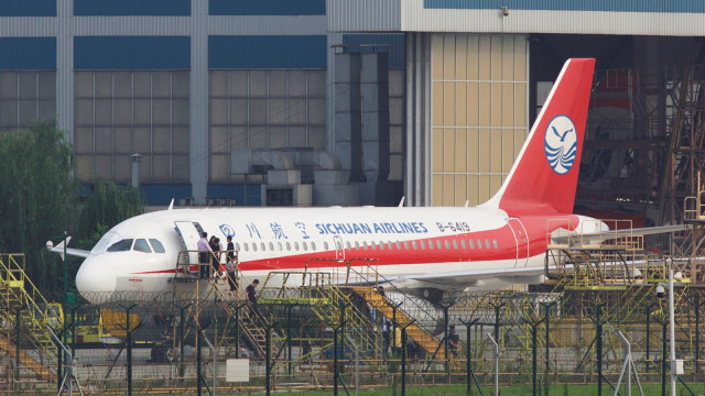Kaca depan Sichuan Airlines Pecah (Foto: REUTERS/Stringer )