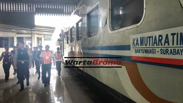 Stasiun KA Probolinggo Dijaga Ekstra Ketat