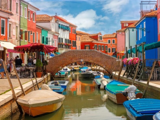 8 Kota Berwarna-Warni Paling Instagramable di Dunia