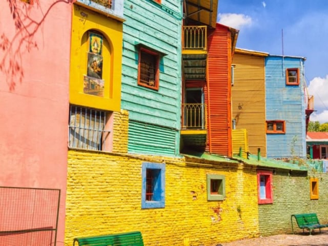 8 Kota Berwarna-Warni Paling Instagramable di Dunia (2)