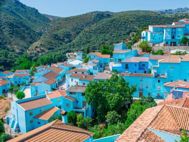 8 Kota Berwarna-Warni Paling Instagramable di Dunia (5)