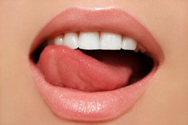 Tips Mengatasi Bibir Kering Selama Puasa (4)