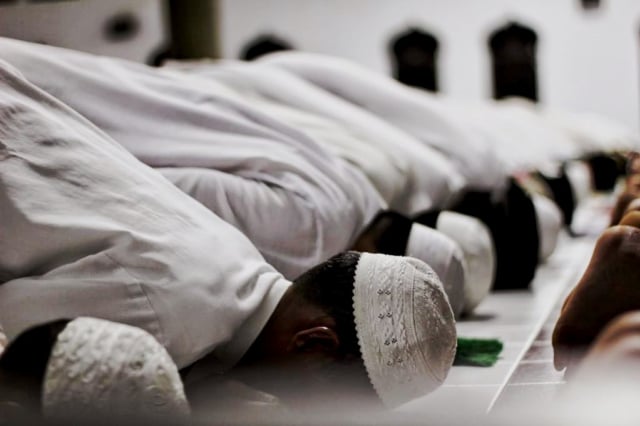 Hilal Belum Terlihat, Sebagian Warga di Maluku Besok Mulai Puasa 