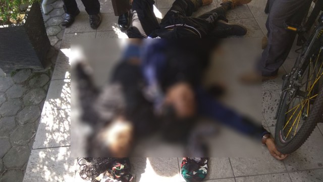 Dua jenazah terduga teroris di Mapolda Riau. (Foto: istimewa)