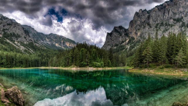 Green Lake yang berair hijau. (Foto: Flickr/Florian Bartonek)