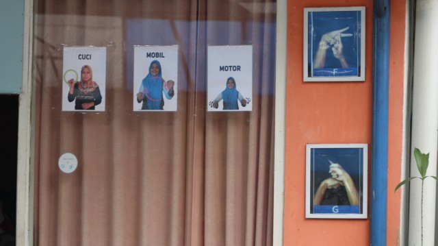 Deaf Cafe & Car Wash Fingertalk, Tunarungu. (Foto: Jafrianto/kumparan)