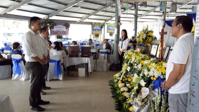 Suasana di rumah duka Nathan dan Evan. (Foto: Ferio Pristiawan/kumparan)