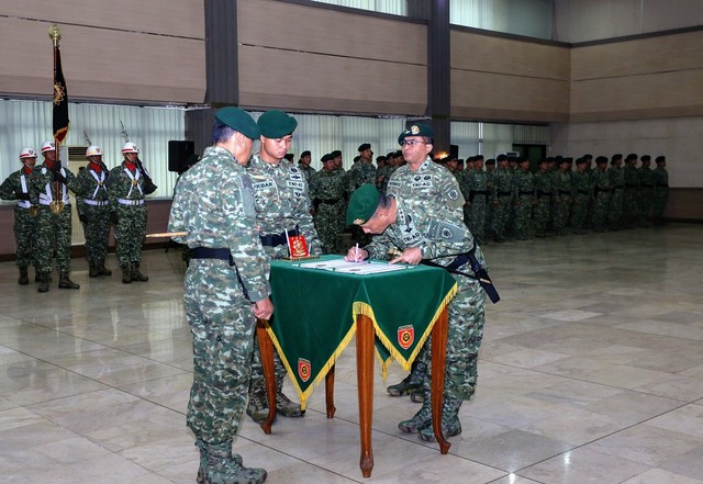 Pangkostrad Pimpin Upacara Alih Kodal Brigif PR 3 Kostrad Dari Divisi Infanteri 1 Kostrad 