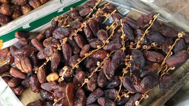 Kurma di Pasar Tanah Abang. (Foto: Selfy Sandra Momongan/kumparan)