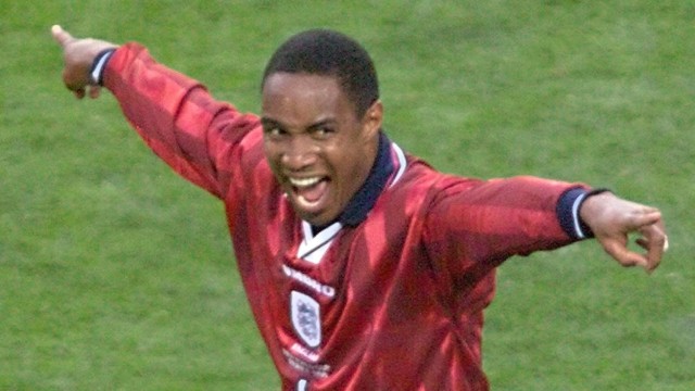 Paul Ince kala bermain untuk Timnas Inggris. (Foto: Toshifumi Kitamura/AFP)