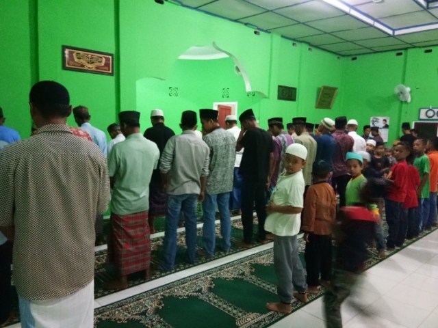 Solat Tarawi Padat Jemaahnya