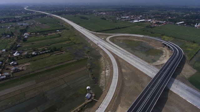 Simpang susun Adiwerna ruas Tol Pejagan-Pemalang  (Foto: ANTARA FOTO/Hafidz Mubarak)