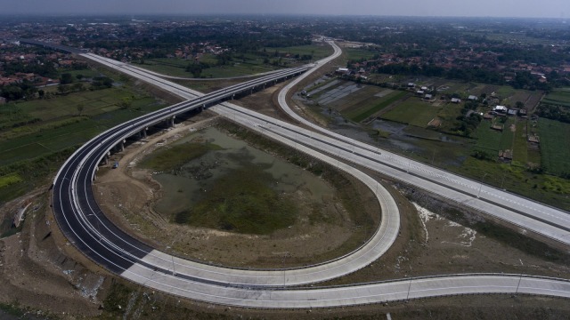 Simpang susun Adiwerna ruas Tol Pejagan-Pemalang  (Foto: ANTARA FOTO/Hafidz Mubarak)