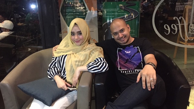 Husein Alatas dan Istri  (Foto: Giovanni/kumparan)