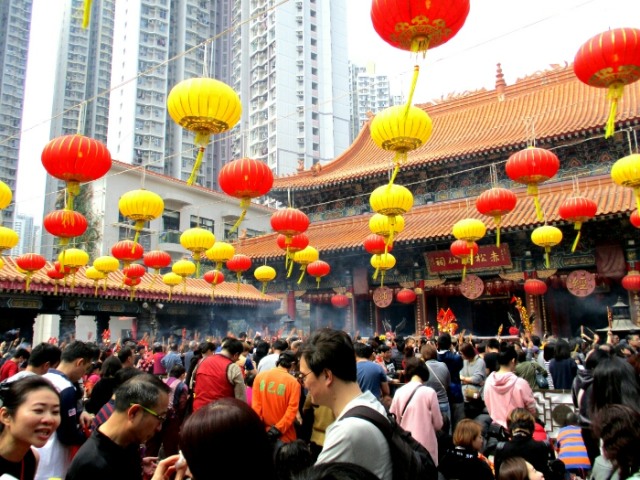 Suasana Imlek di kuil Sik Sik Yuen (3)