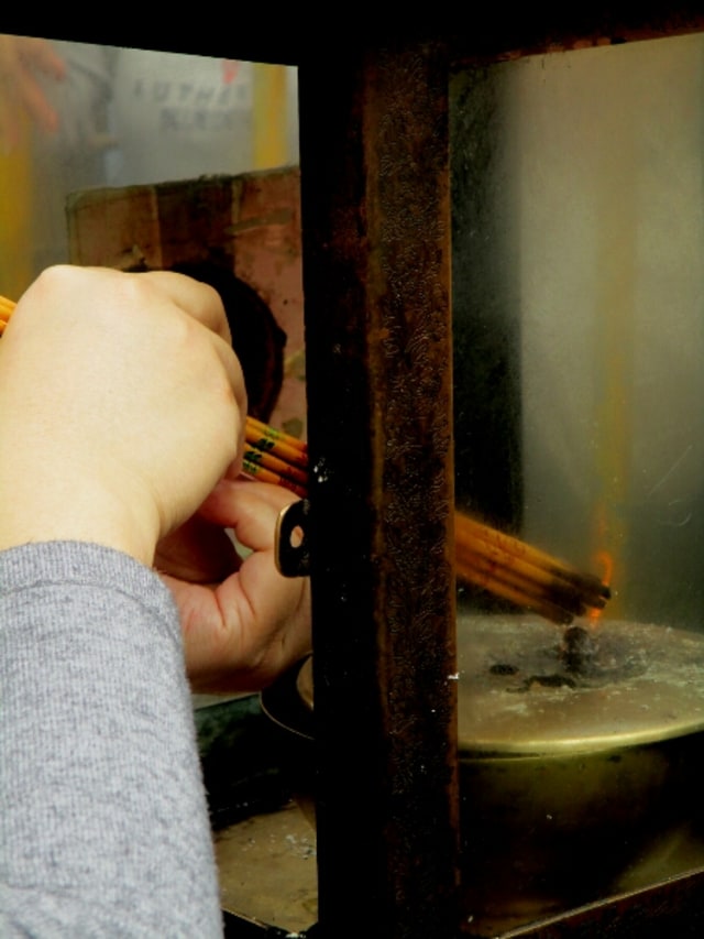 Hands and object (3)