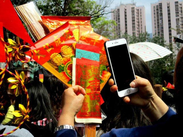 Hands and object (4)