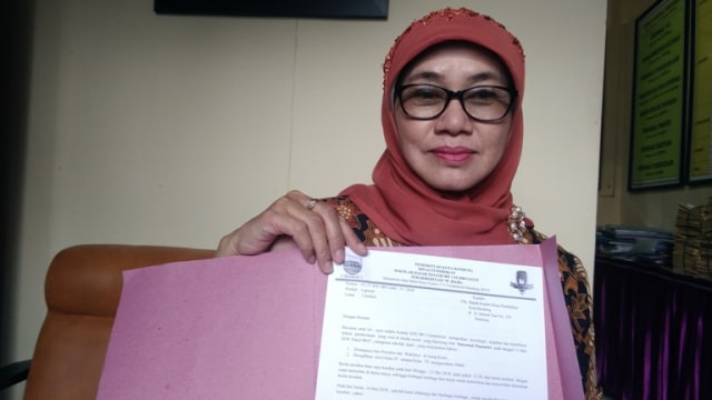 Kepala Sekolah Telusuri Akun Penyebar Foto Presiden Ditutup Kertas 