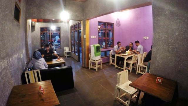 Desain interior berbeda. (Foto: Instagram @foodforpeace_)