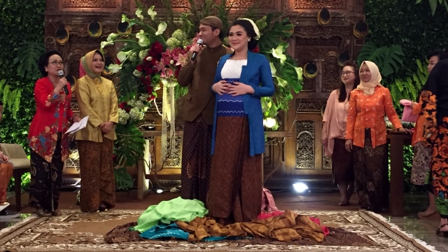 Acara 7 bulanan Vicky Shu. (Foto: Maria Gabrielle Putrinda/kumparan)