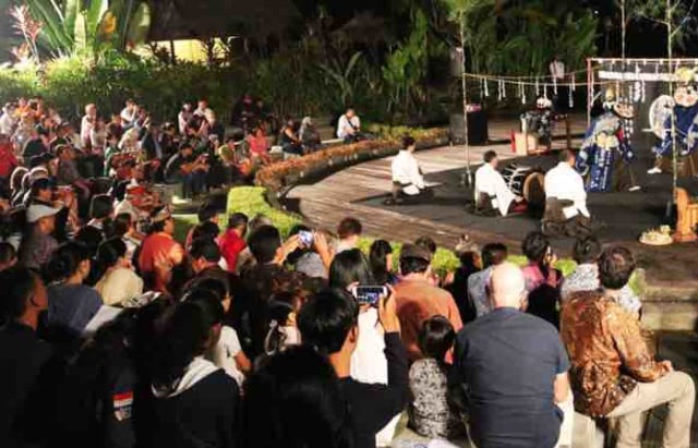 Rayakan Hubungan Diplomatik, Seni Topeng Jepang Digelar di Ubud Bali